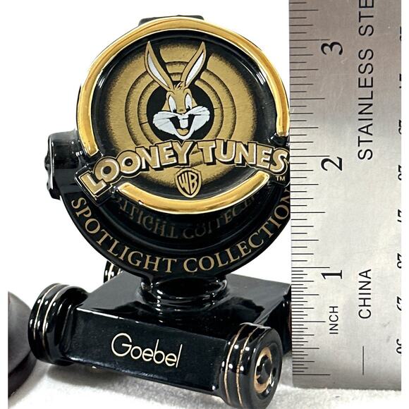 Goebel Looney Tunes Spotlight Collection Bugs Bunny Figurine 1997 w/ Base - Picture 2 of 5